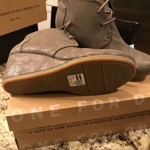 Toms Desert Wedge Gunmetal Metallic
